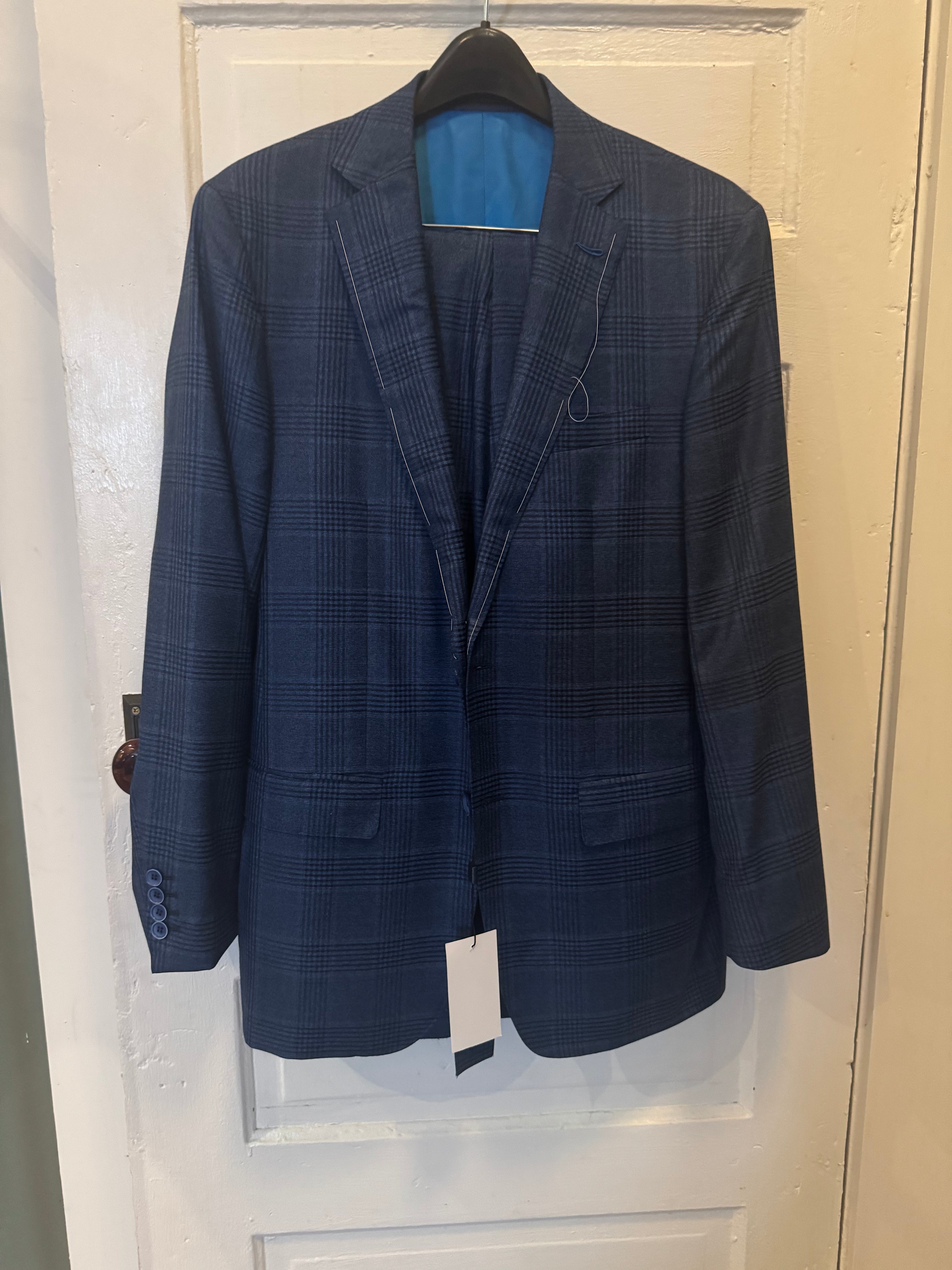 Suit 2 pc. Custom 2BT Taylored 38T Navy Plaid Suit